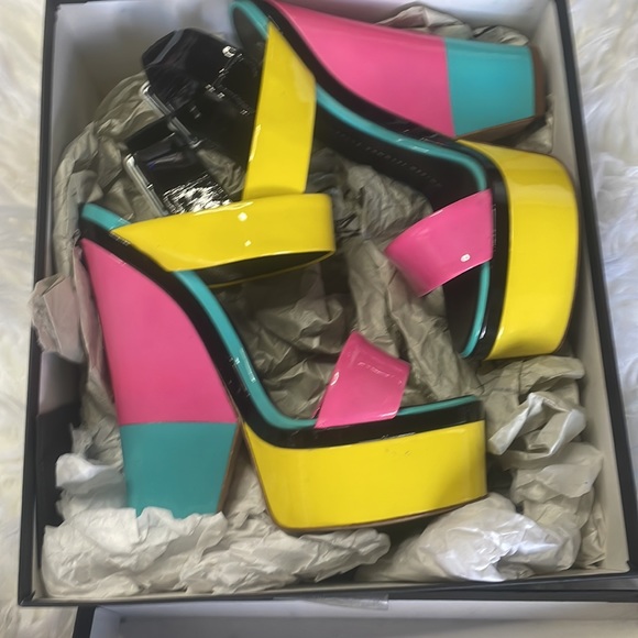 Giuseppe Zanotti Patent Leather Wedges - Picture 12 of 13